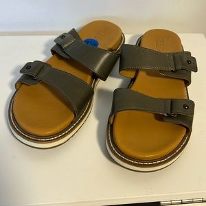 New Keen Lana Slide on sandals, olive colour size 7.5